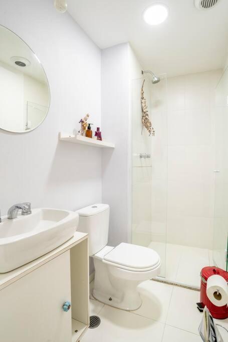 Large 1 Bedroom 2 Balconies And A Work Space