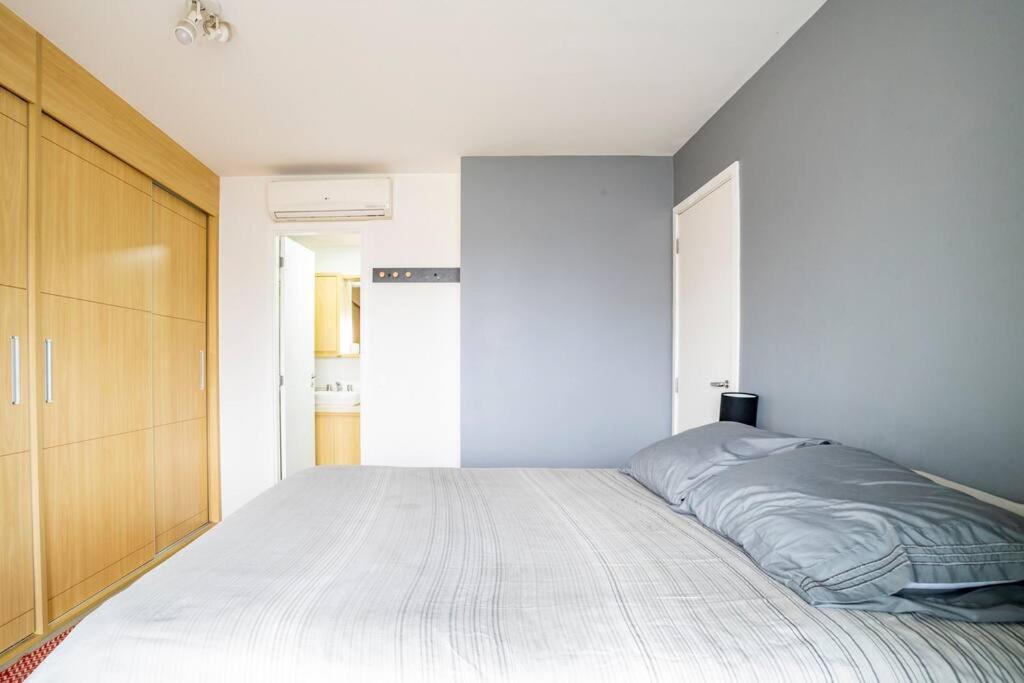 Large 1 Bedroom 2 Balconies And A Work Space * São Paulo