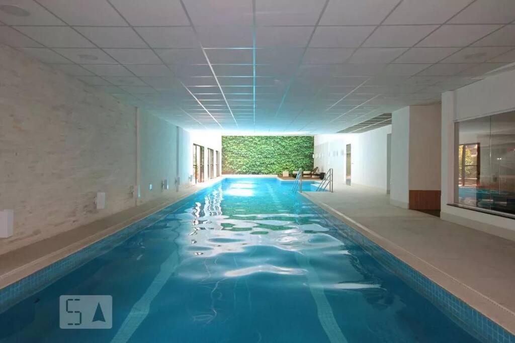 Large 1 Bedroom 2 Balconies And A Work Space Apartamento