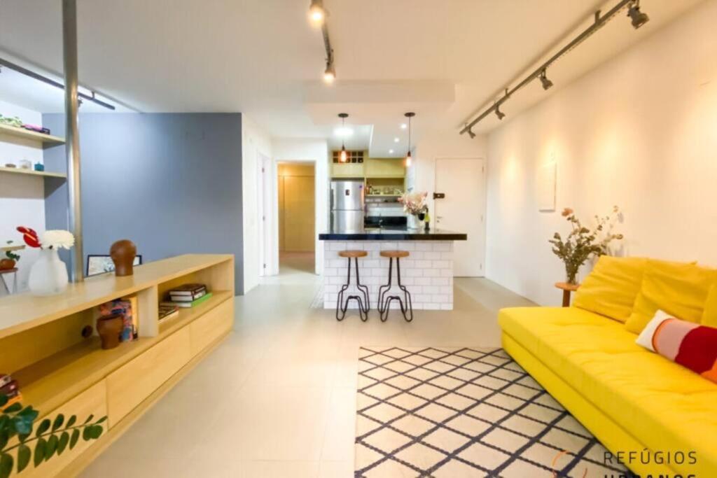 Large 1 Bedroom 2 Balconies And A Work Space Apartamento