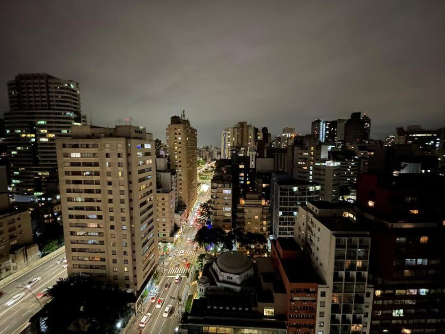 Large 1 Bedroom 2 Balconies And A Work Space *