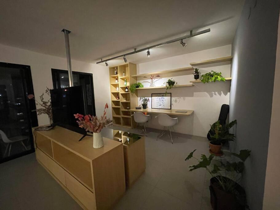 Large 1 Bedroom 2 Balconies And A Work Space São Paulo