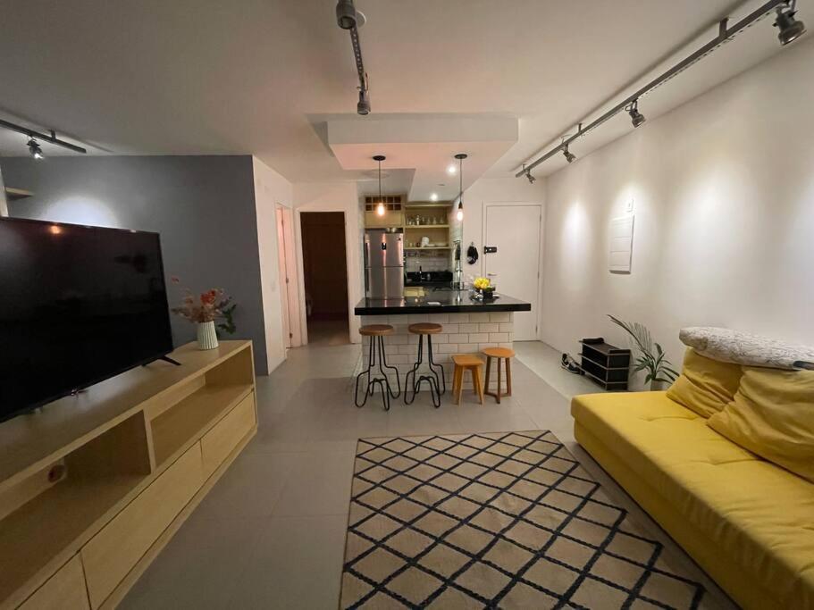 Large 1 Bedroom 2 Balconies And A Work Space São Paulo