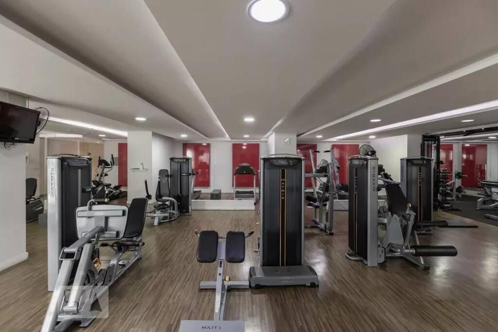 Apartamento Large 1 Bedroom 2 Balconies And A Work Space *